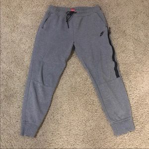 ❌ SOLD ❌Women’s Nike Tech fleece joggers large